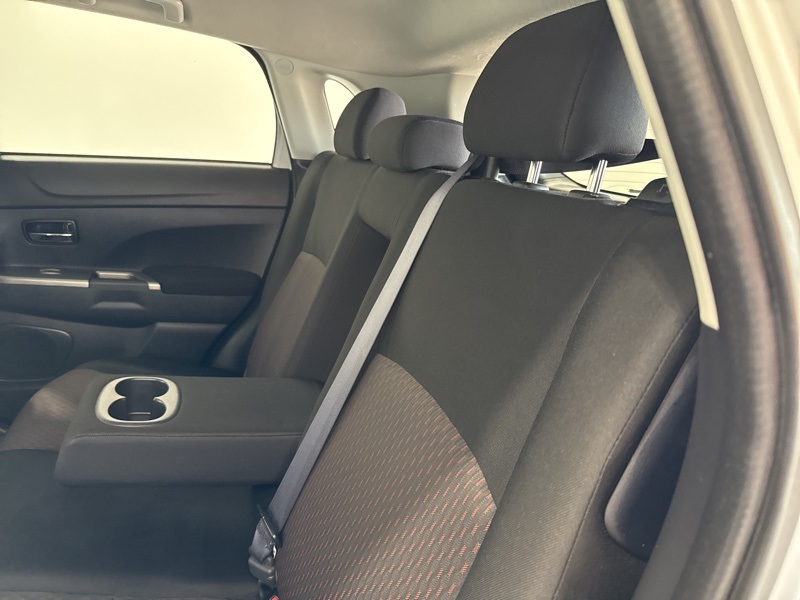 2019 Mitsubishi Outlander Sport ES photo 16