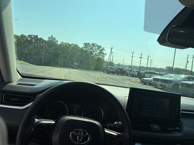 2019 Toyota RAV4 XLE photo 5