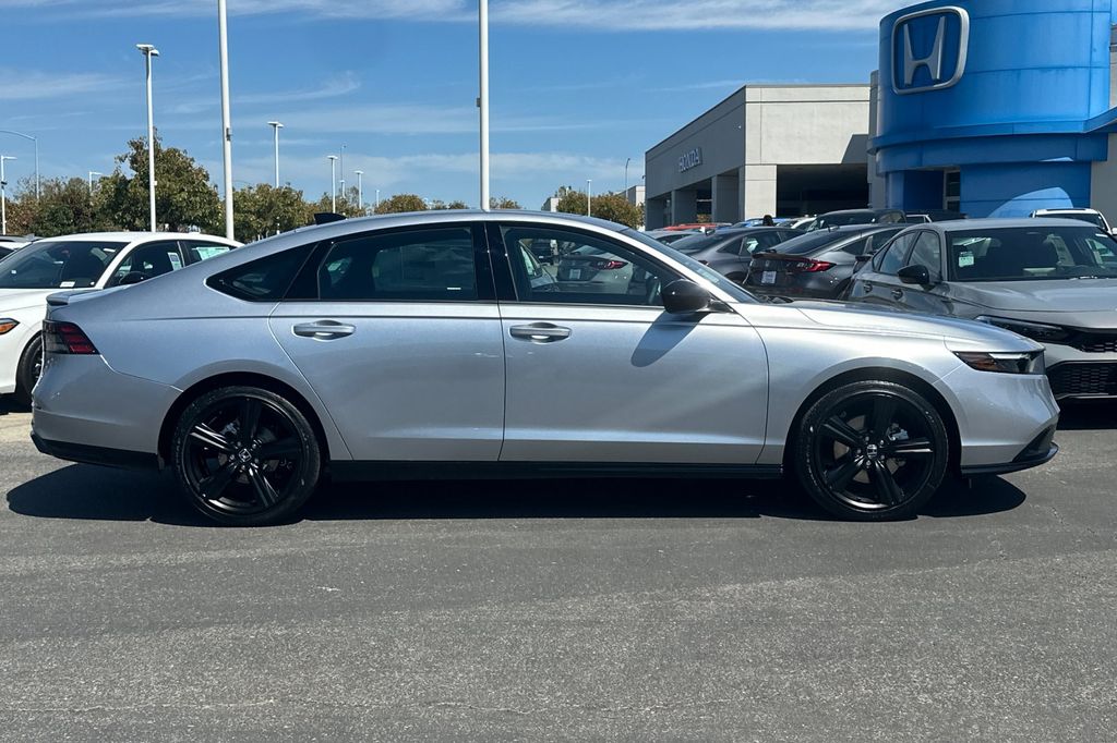 2025 Honda Accord Hybrid Sport-L photo 3
