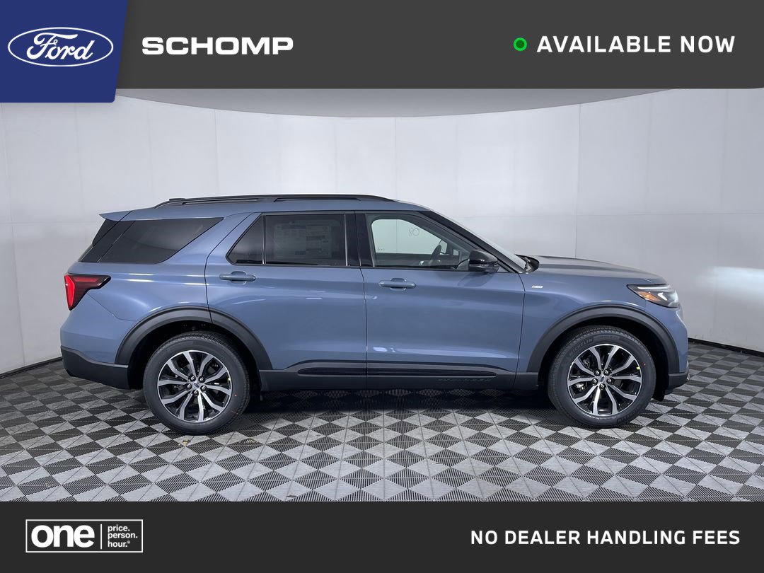 2026 Ford Explorer ST-LINE's photo
