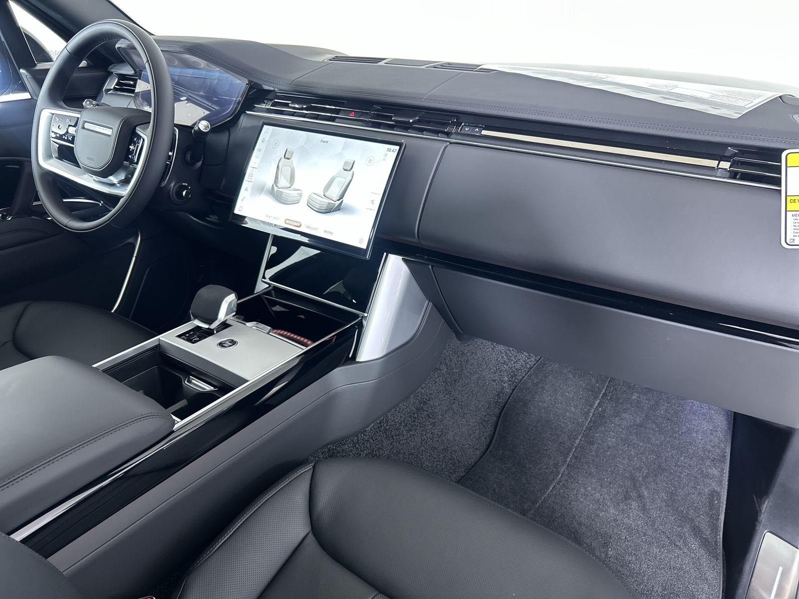 2025 Land Rover Range Rover SE photo 31