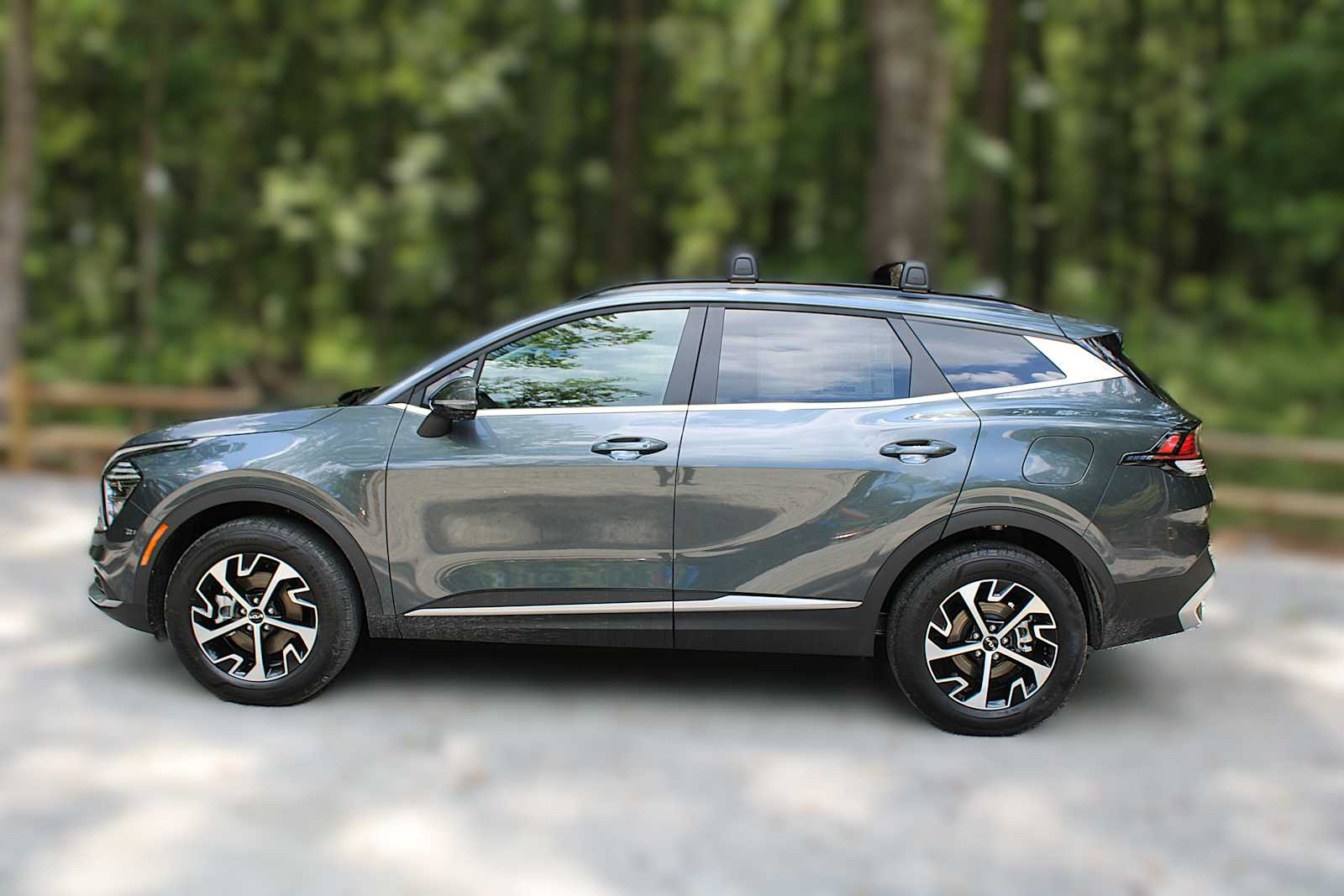2025 Kia Sportage Hybrid EX photo 2