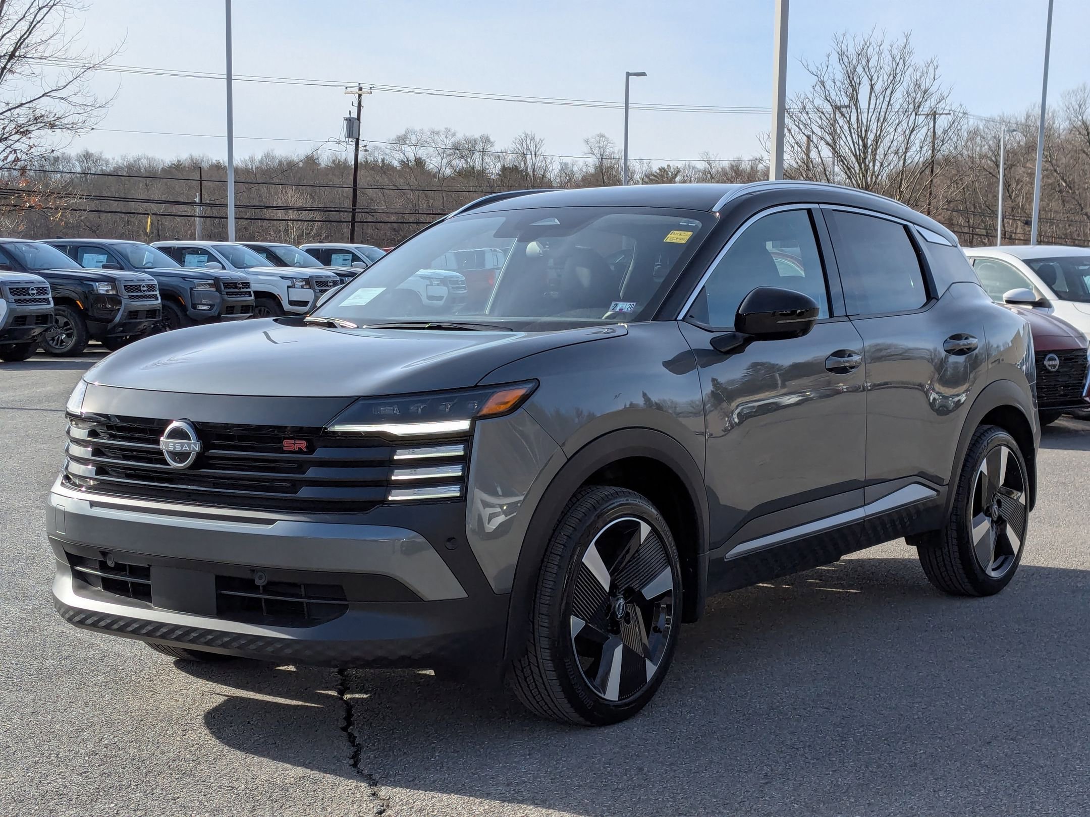 2025 Nissan Kicks SR photo 3