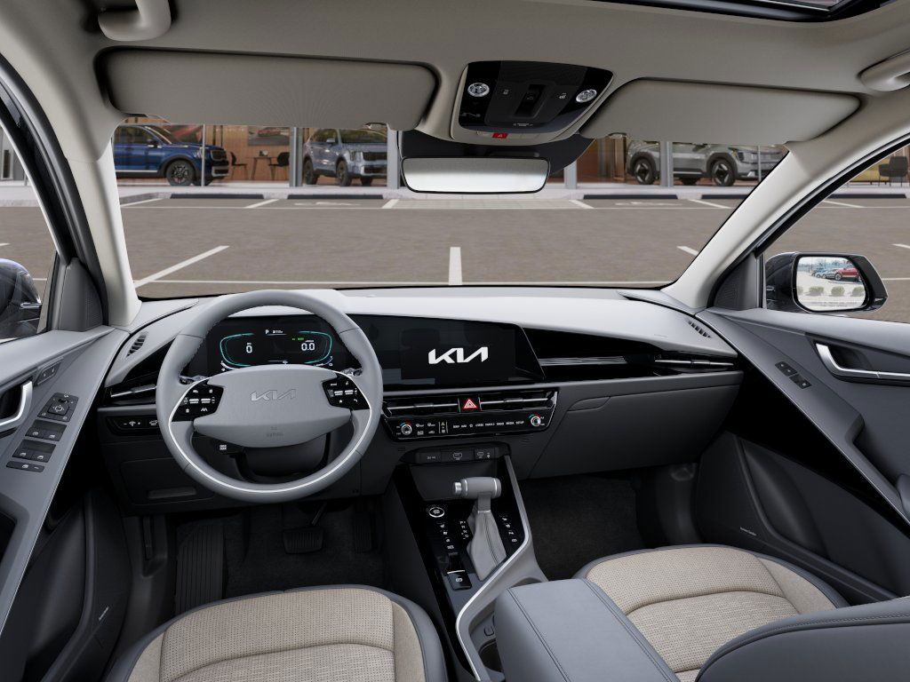 2025 Kia Niro SX Touring photo 13