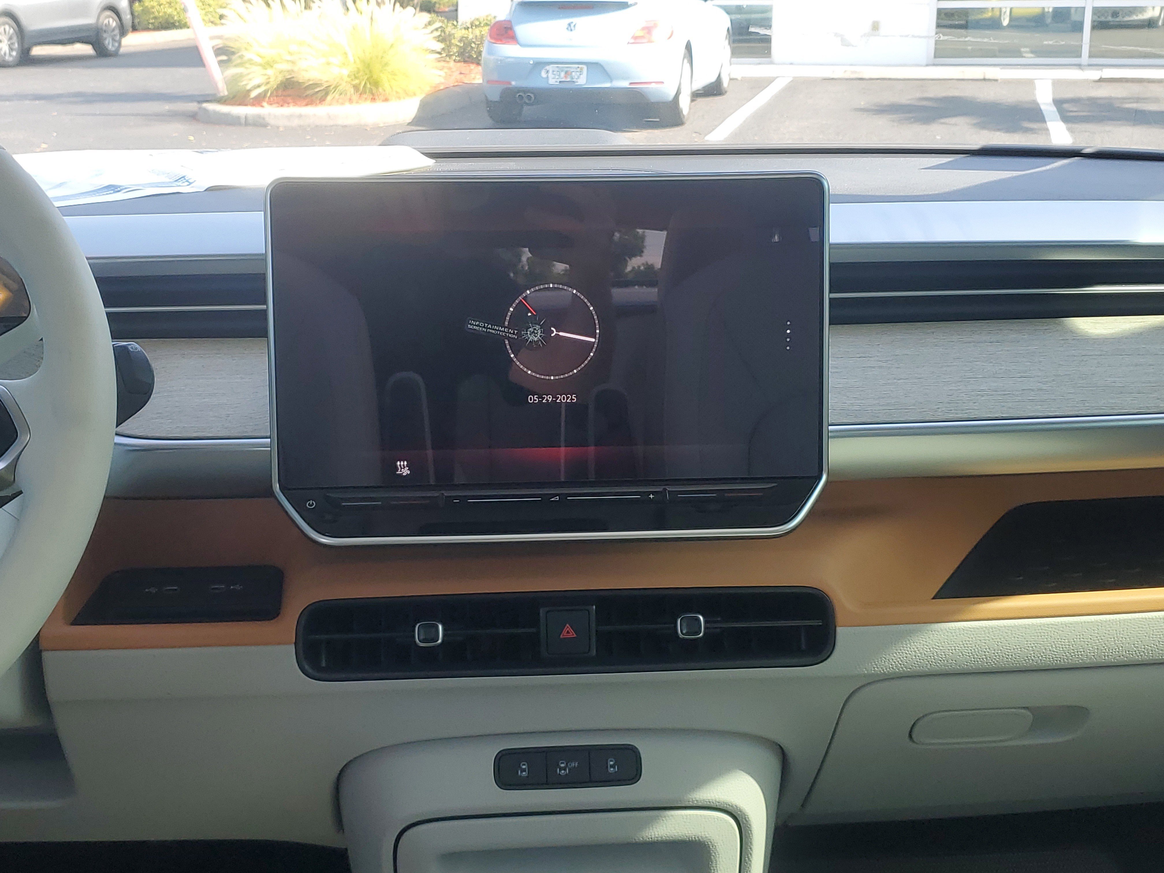 2025 Volkswagen ID. Buzz photo 2