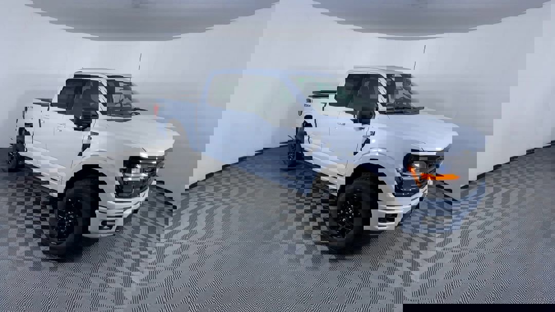 2025 Ford F-150 XLT photo 2