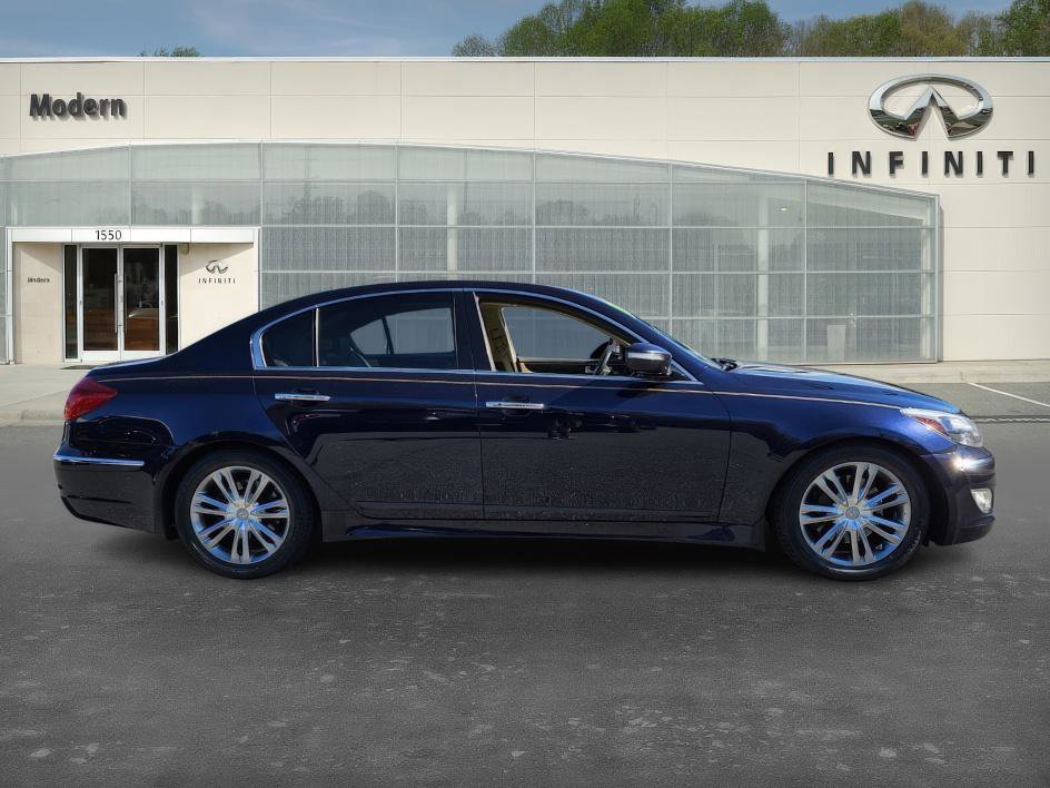 2013 Hyundai Genesis 3.8 photo 3