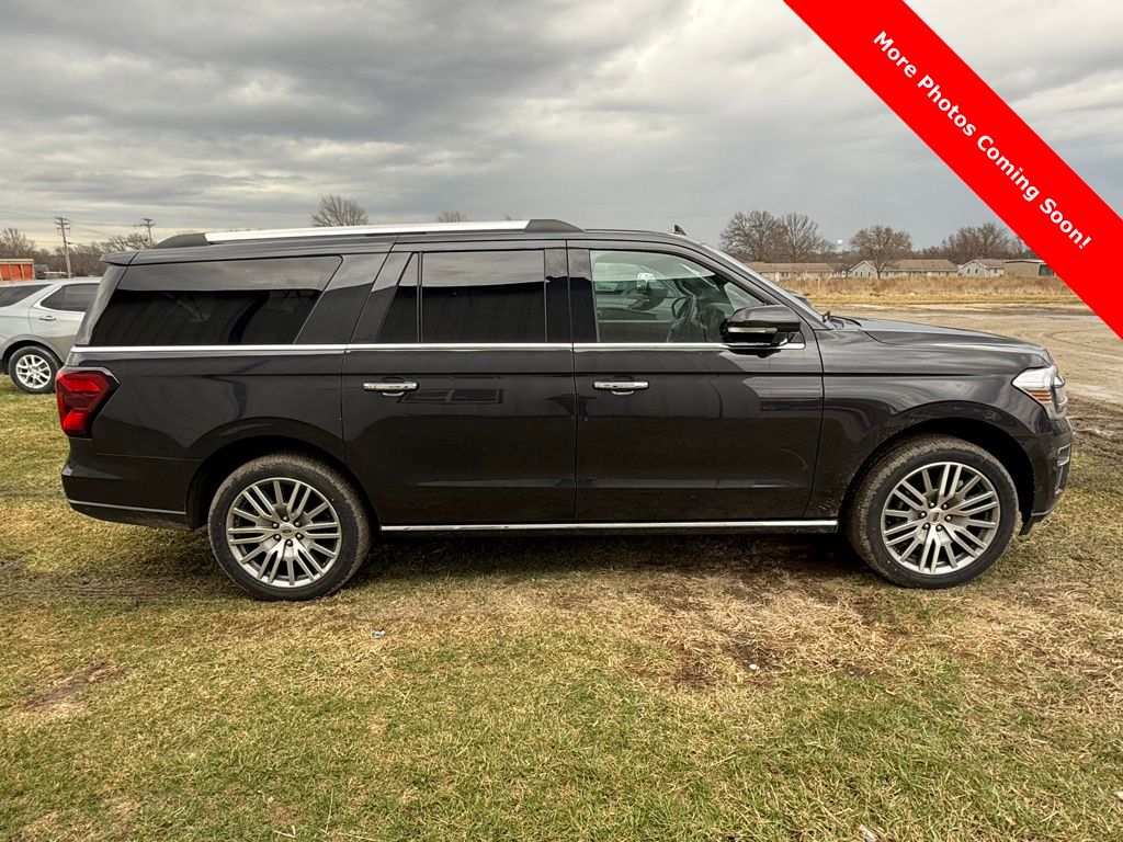 Used 2022 Ford Expedition Limited with VIN 1FMJK2AT4NEA11110 for sale in Kansas City