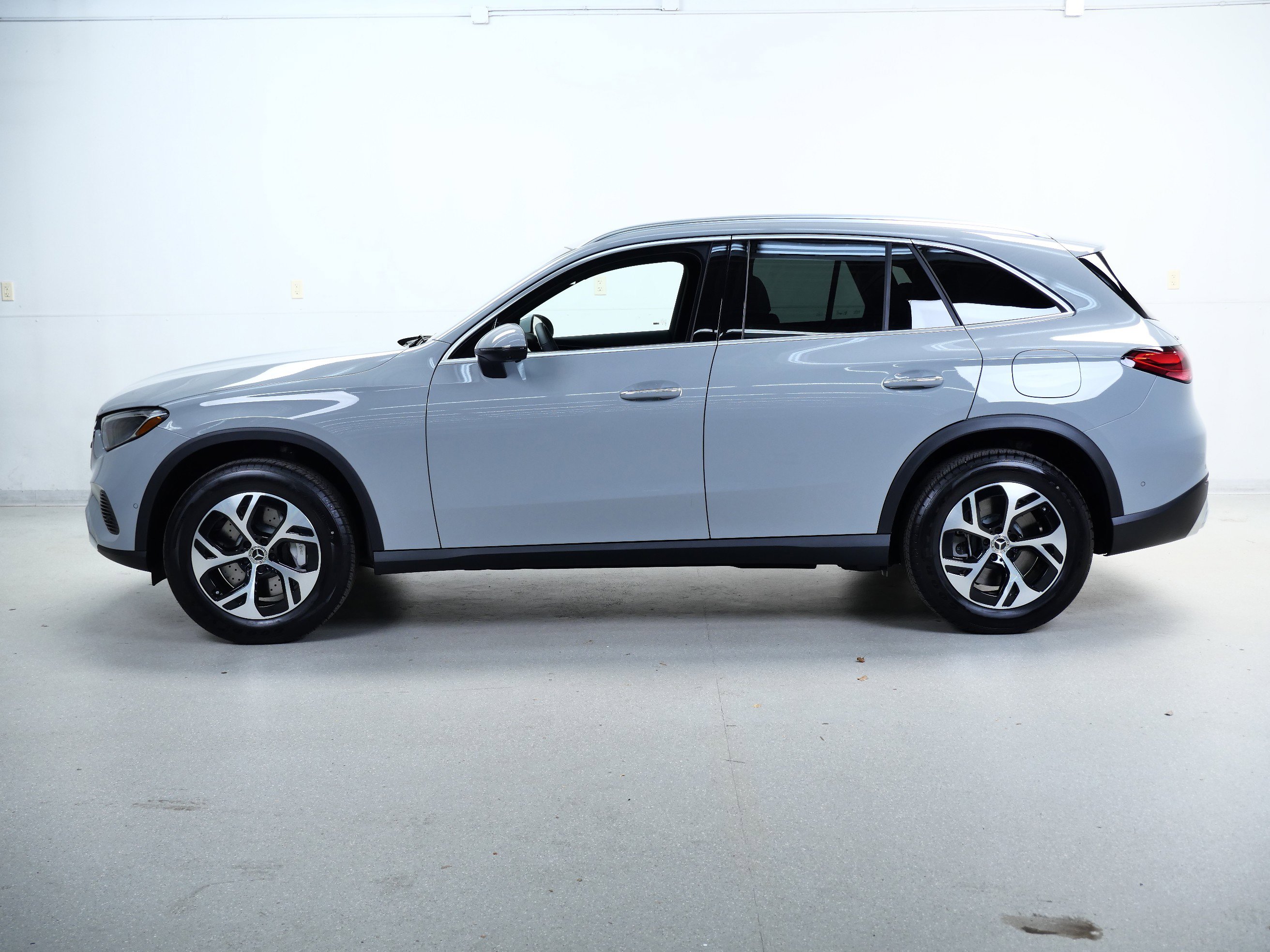 2026 Mercedes Benz GLC 350e 4MATIC photo 4