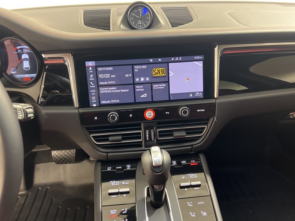 2023 Porsche Macan Base photo 15