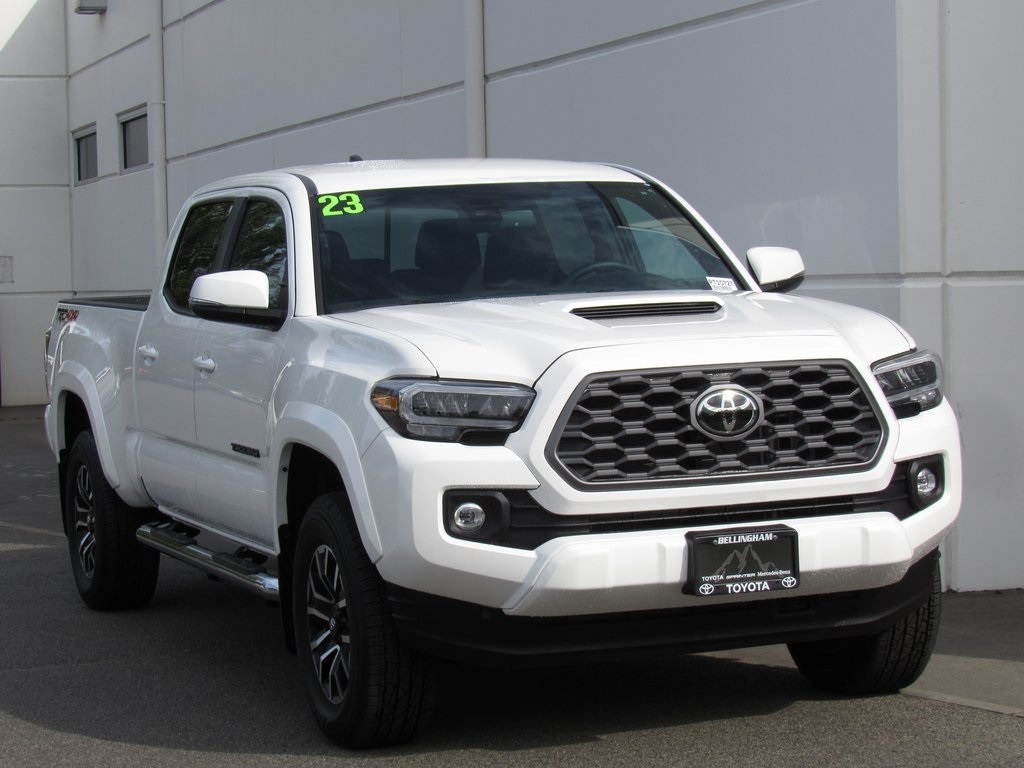 2023 Toyota Tacoma TRD Sport photo 2