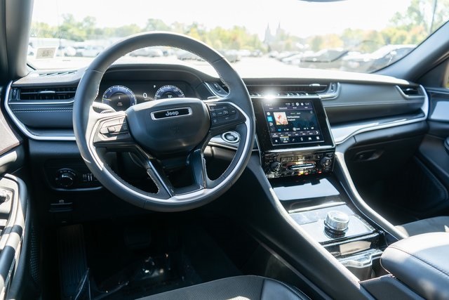 2023 Jeep Grand Cherokee Altitude photo 8
