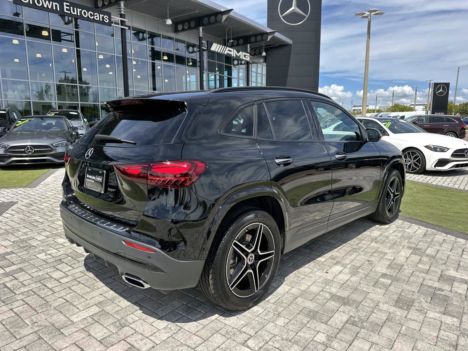 2025 Mercedes Benz GLA 250 photo 4