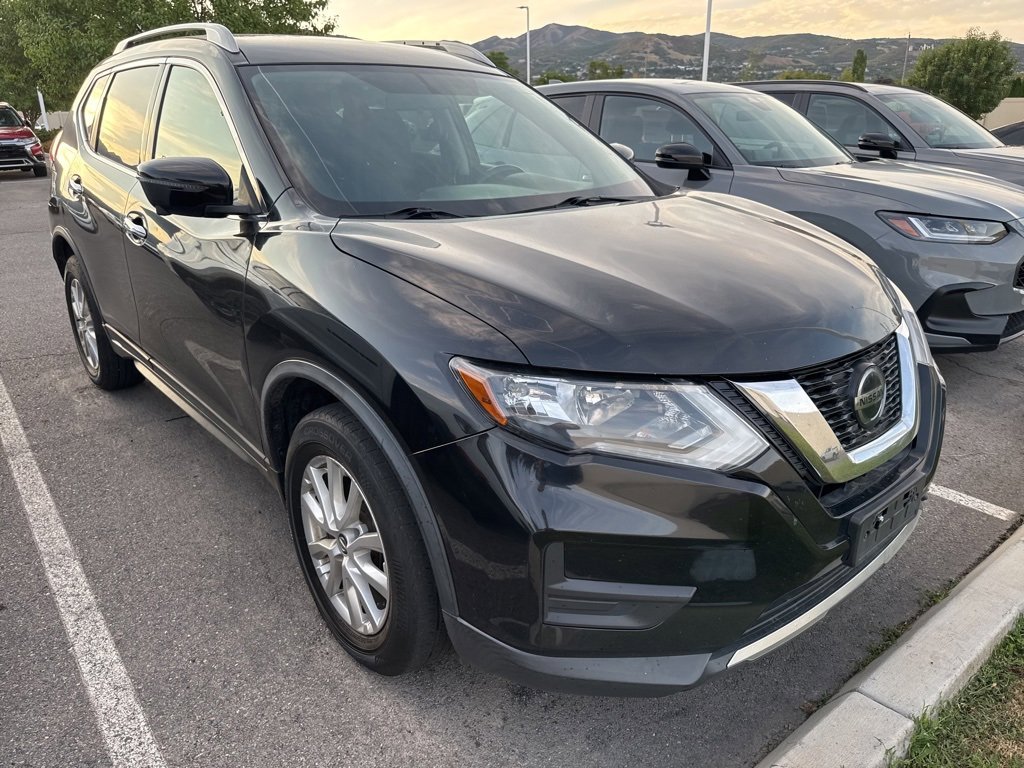 2018 Nissan Rogue SV photo 4