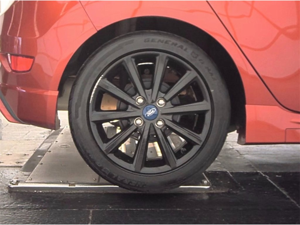 2019 Ford Fiesta ST photo 21