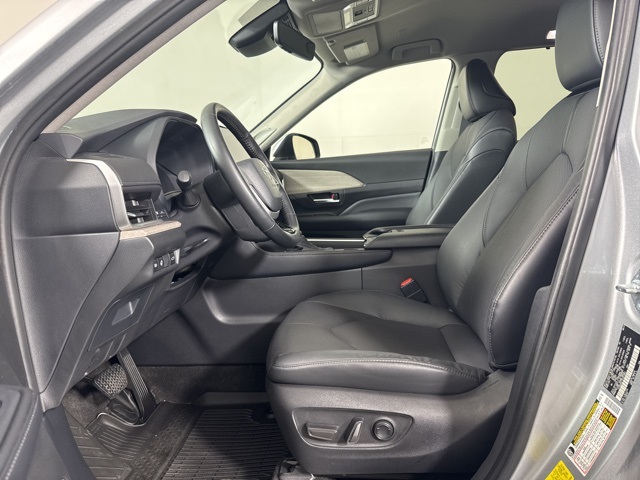 2024 Toyota Grand Highlander Limited photo 10