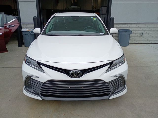 2023 Toyota Camry LE photo 2