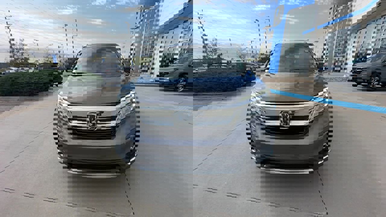 2022 Honda Pilot Touring photo 3