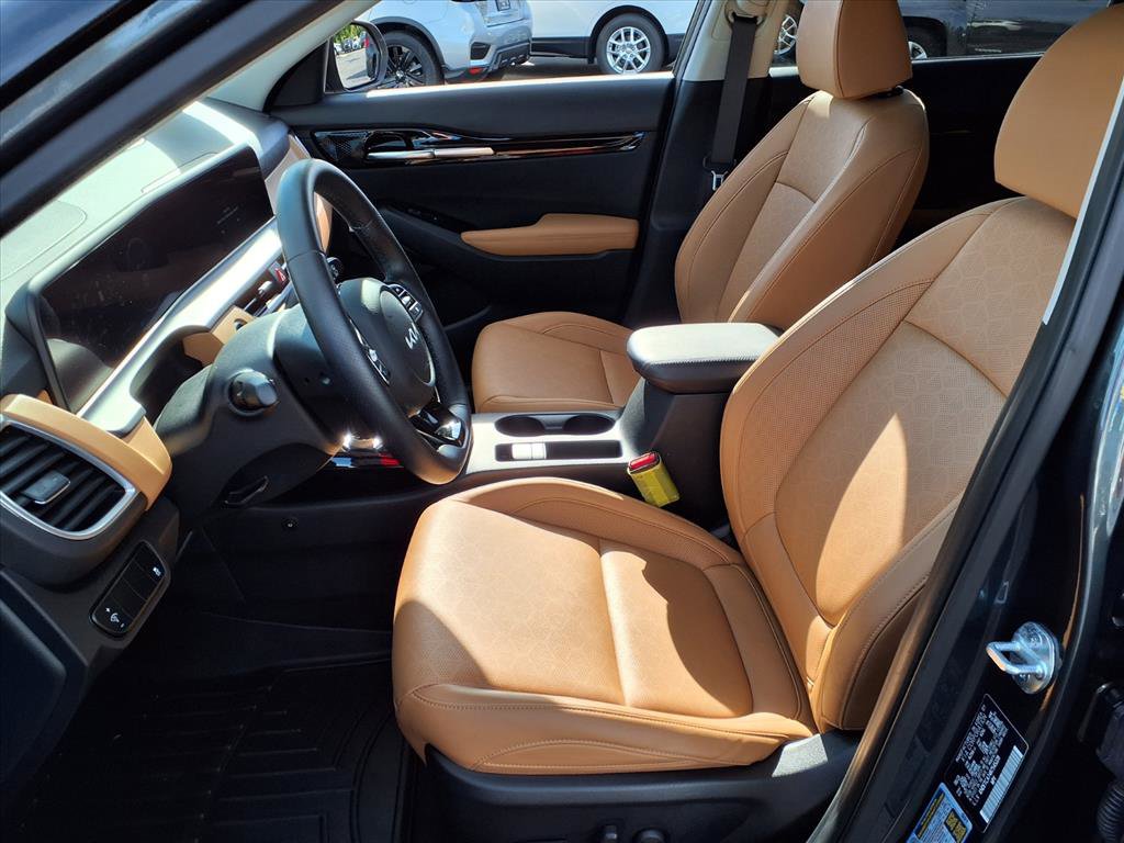 2024 Kia Seltos SX photo 4