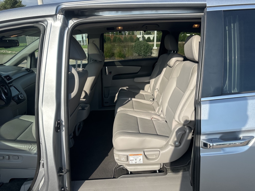 2016 Honda Odyssey EX photo 4