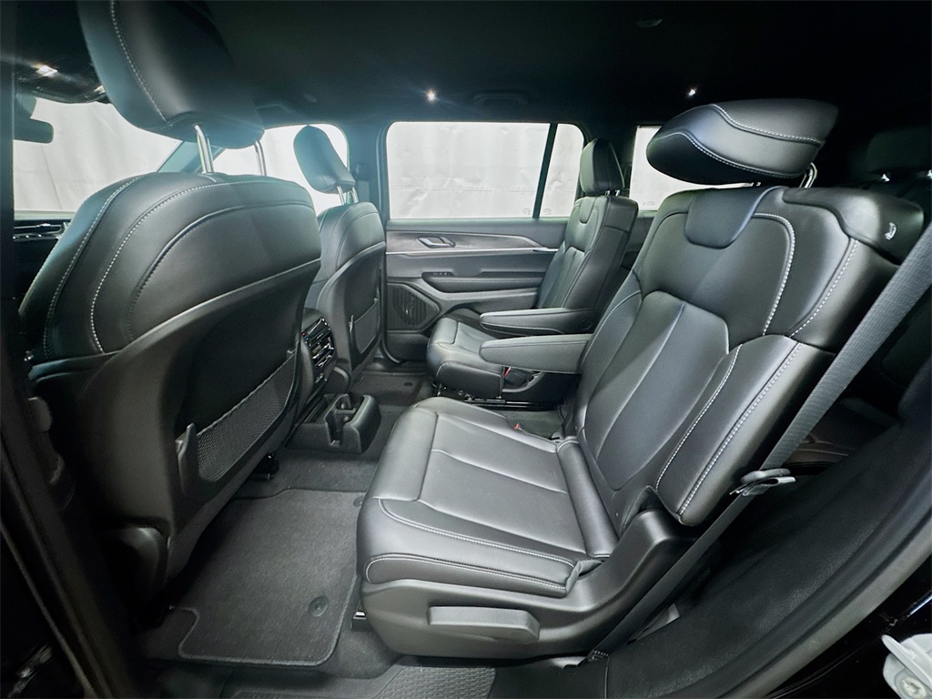 2025 Jeep Grand Cherokee Limited photo 20