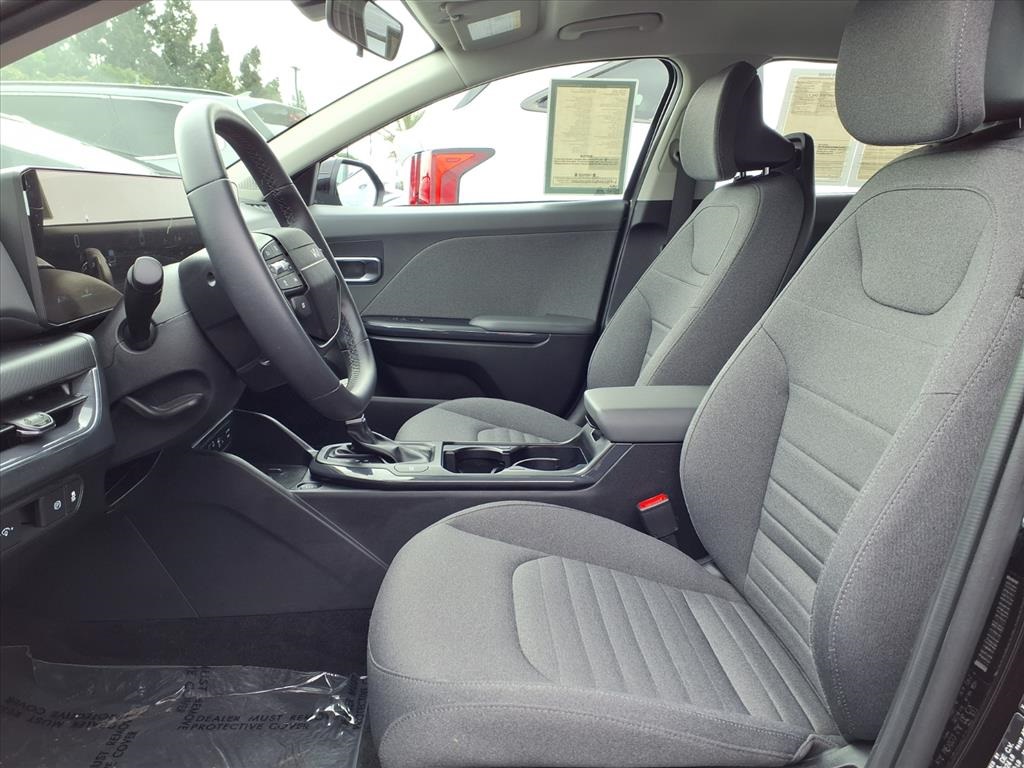 2025 Kia K4 EX photo 9