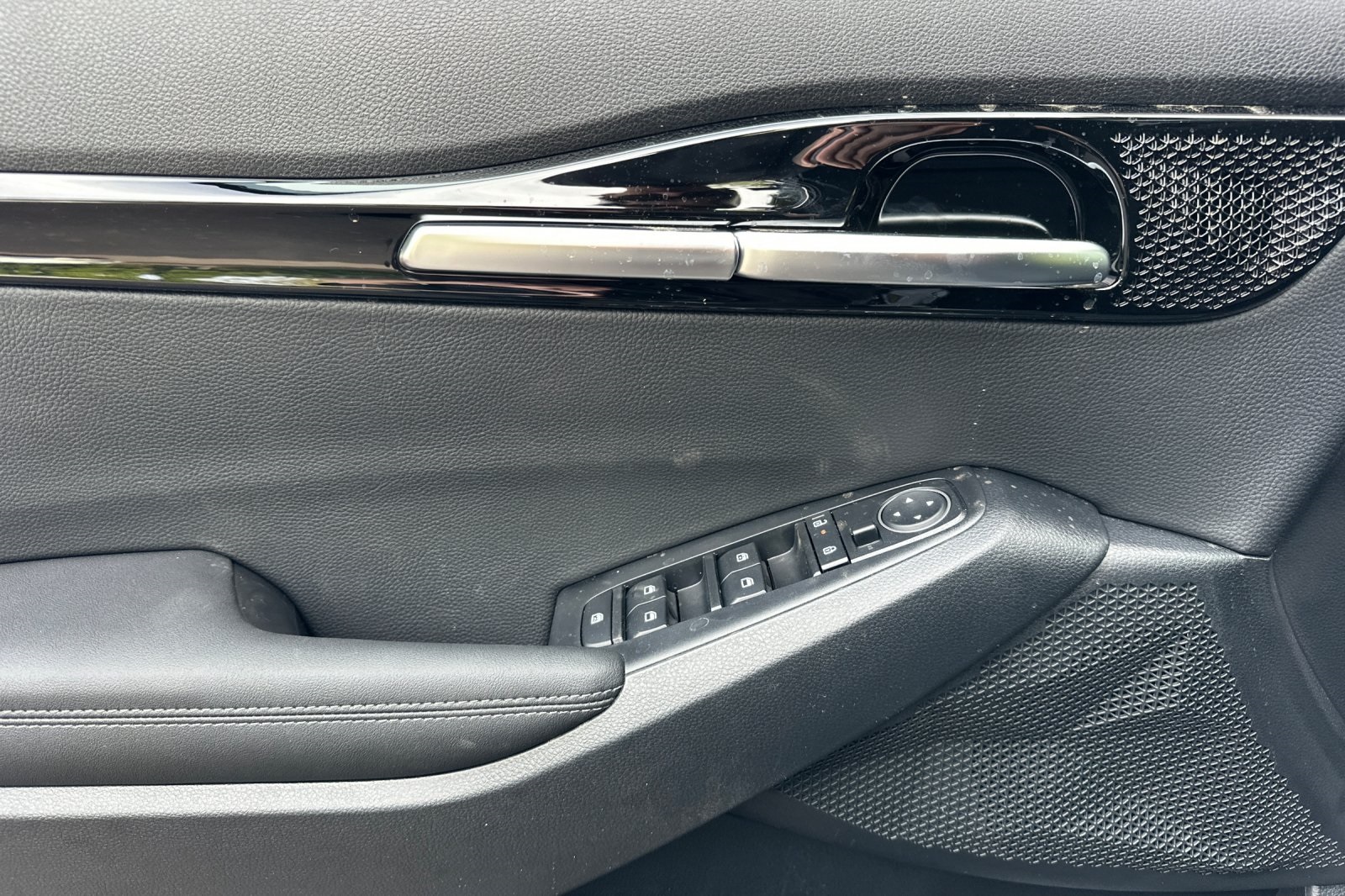 2025 Kia Seltos S X-Line photo 7