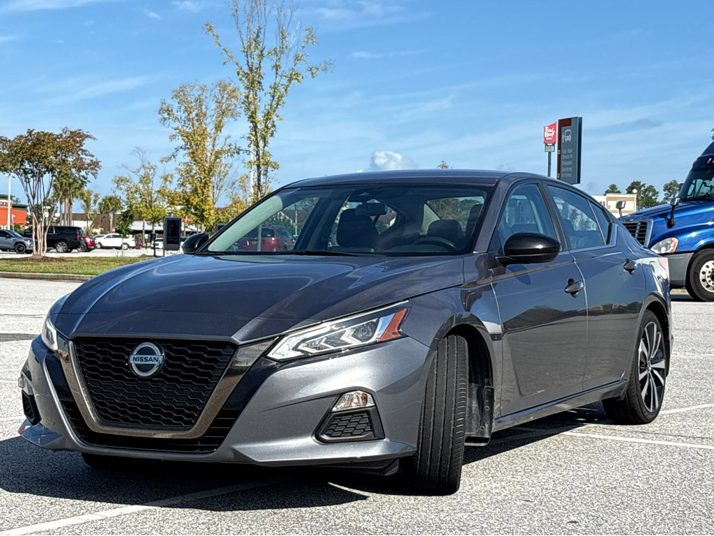 2022 Nissan Altima 2.5 SR photo 3