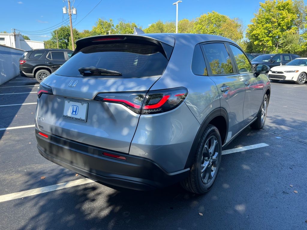 2026 Honda HR-V LX photo 4