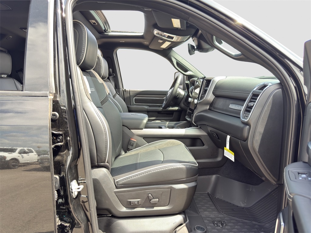 2025 Ram 2500 Laramie photo 18