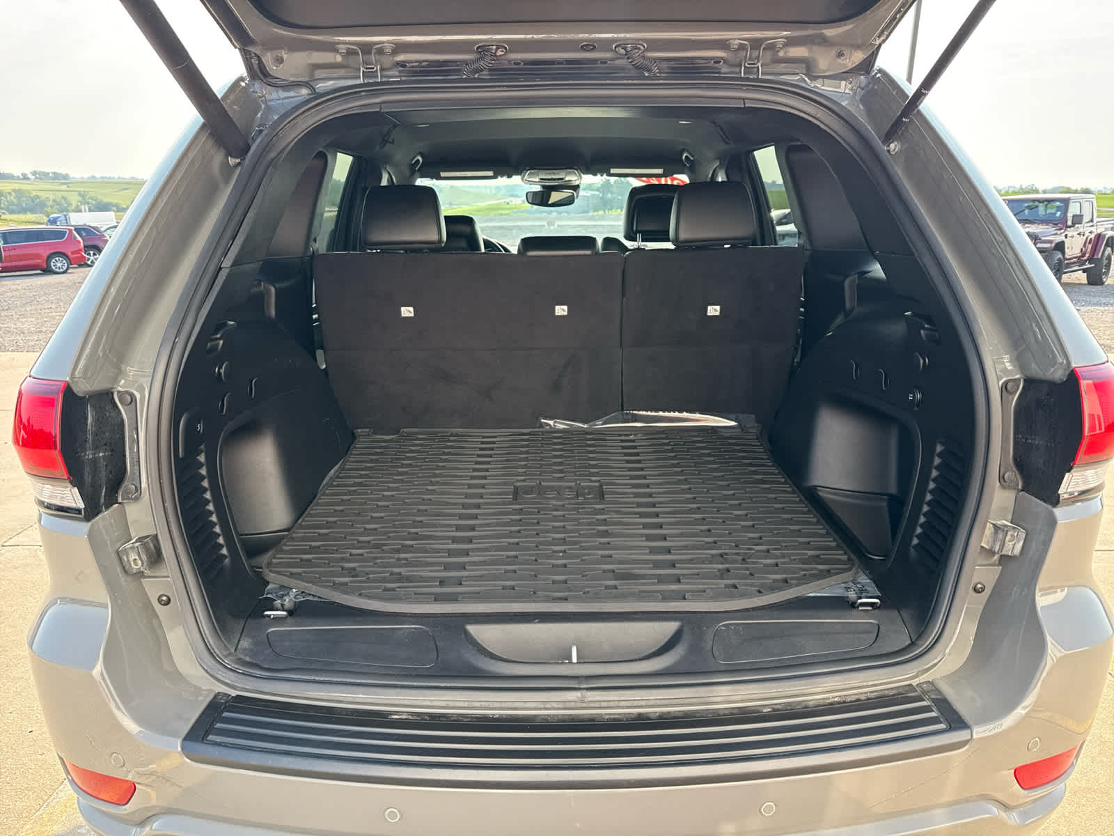 2021 Jeep Grand Cherokee Laredo X photo 10