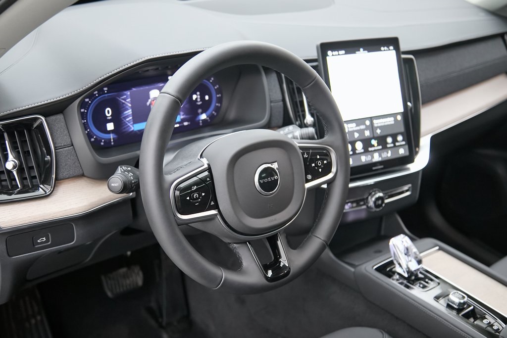2025 VOLVO XC90 - Image 12