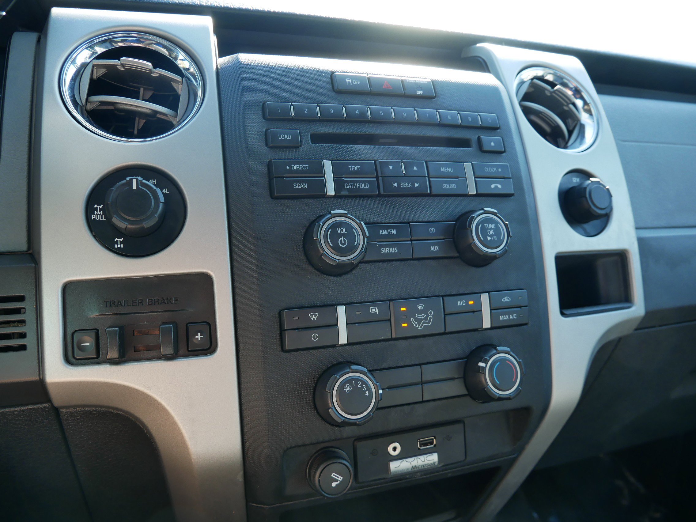 2012 Ford F-150 XLT photo 20