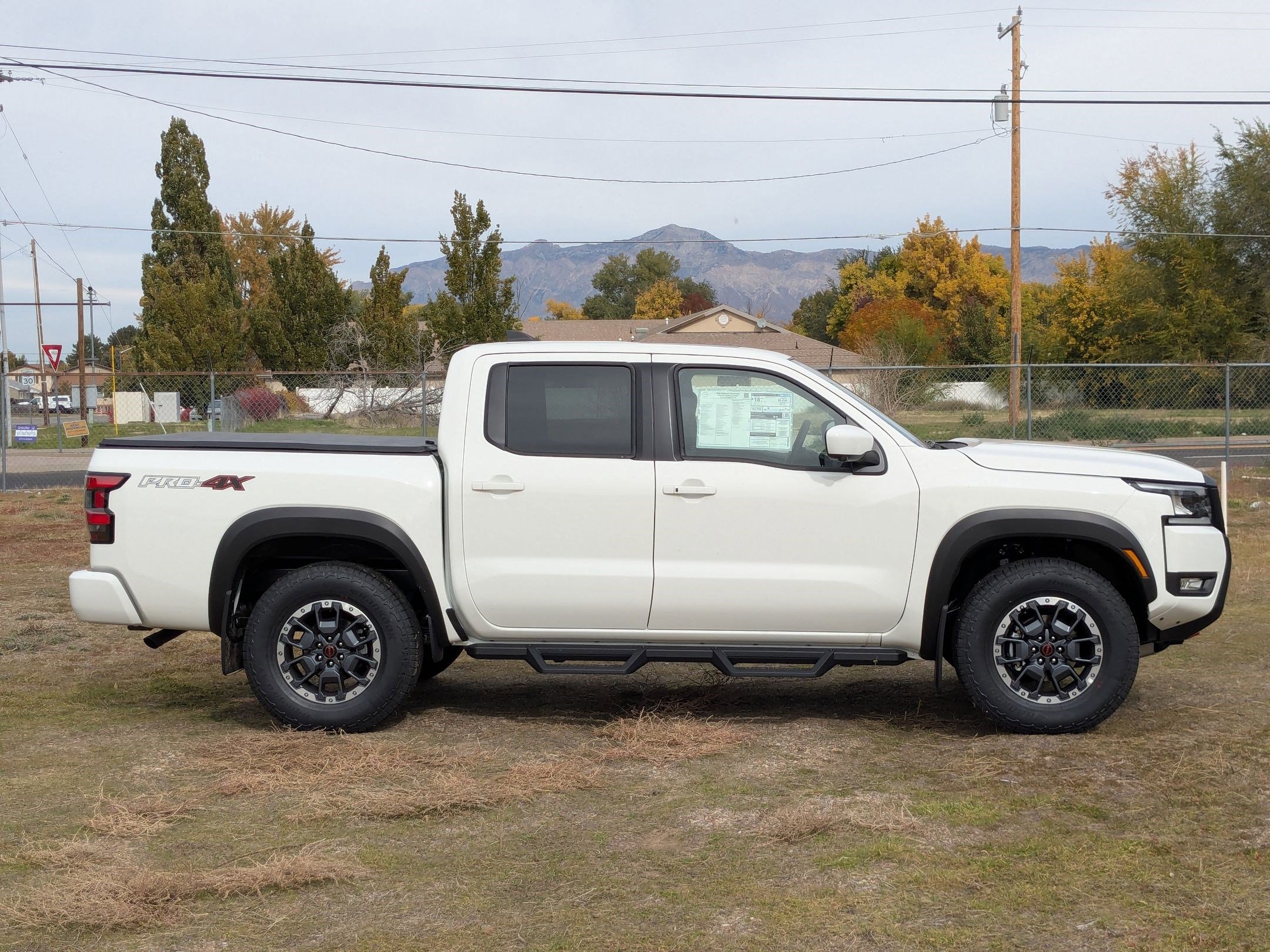 2026 Nissan Frontier Crew Cab PRO-4X photo 2
