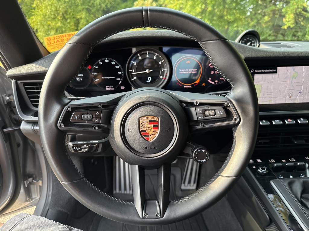 2023 Porsche 911 4 T photo 23