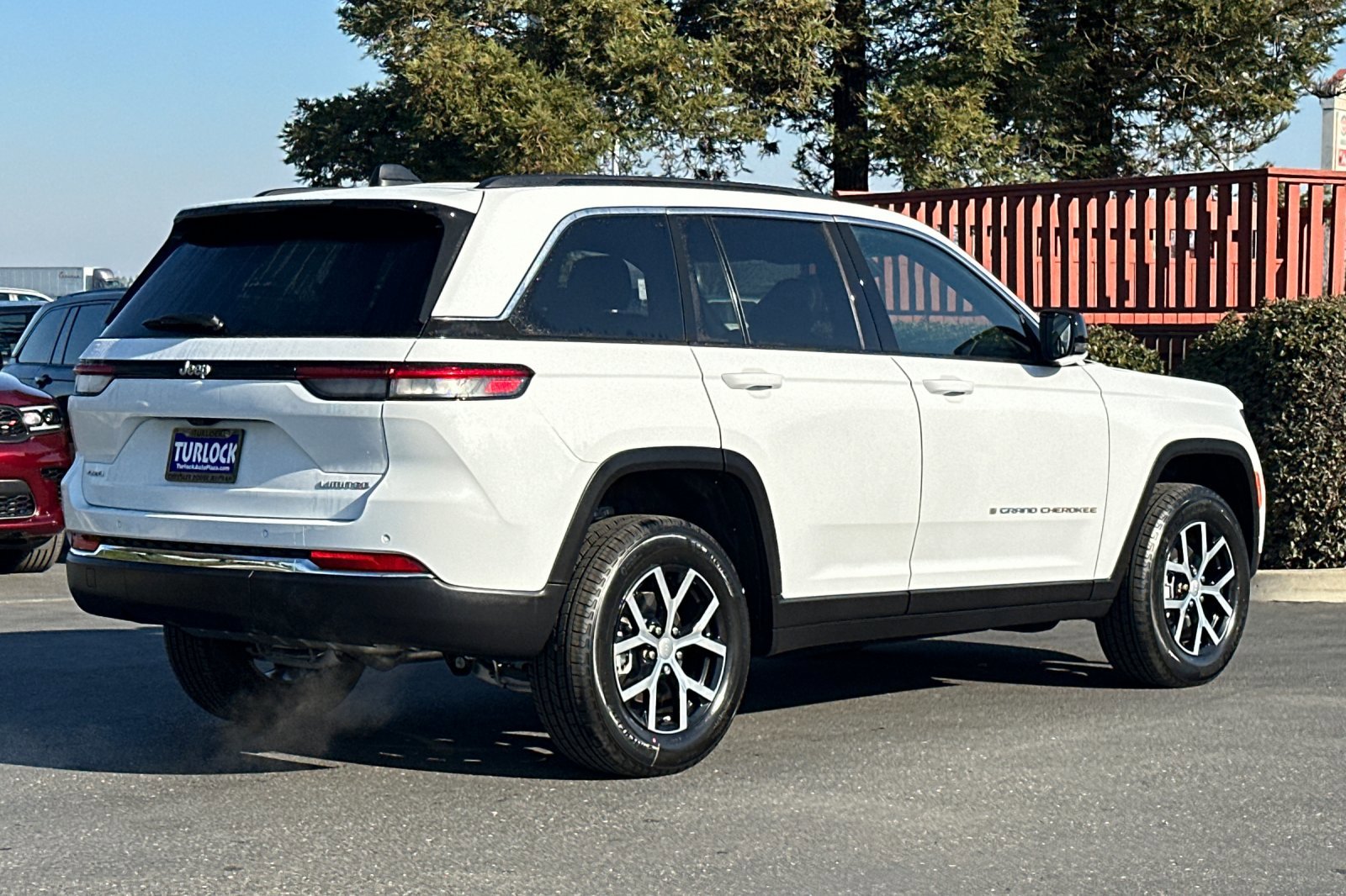2025 Jeep Grand Cherokee Limited photo 4