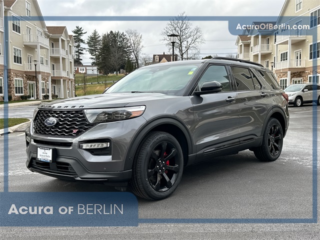 2022 Ford Explorer ST's photo