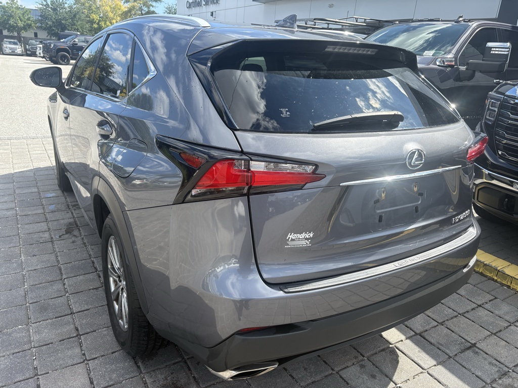 2017 Lexus NX 200t Luxury photo 3