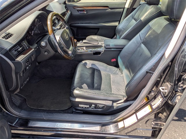 2014 Lexus ES 350 photo 12