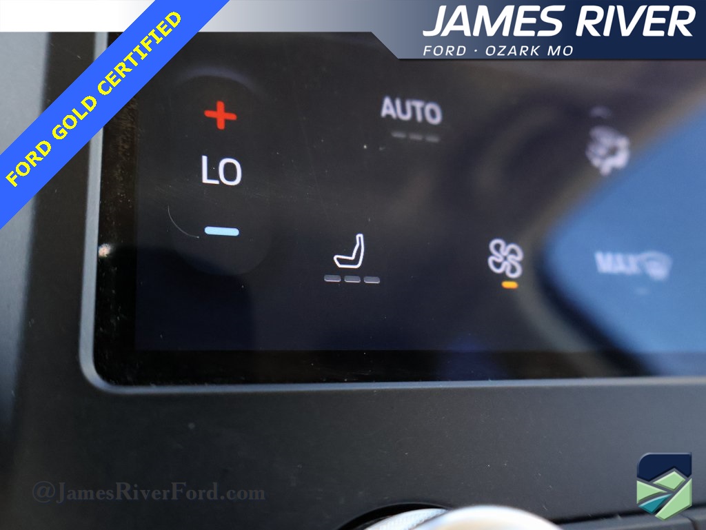 2024 Ford Edge SEL photo 29