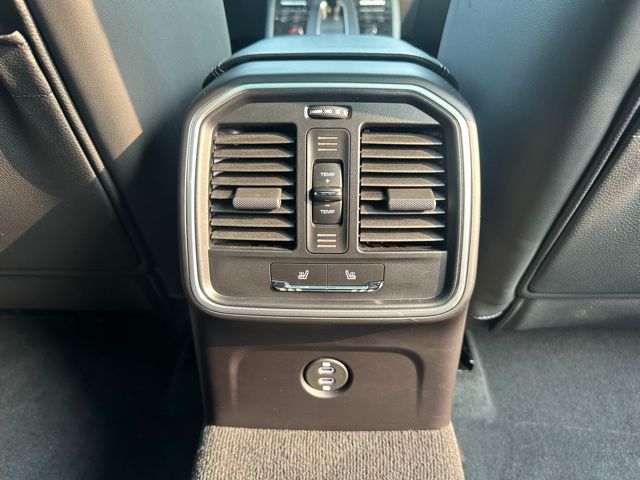 2022 Porsche Macan S photo 23