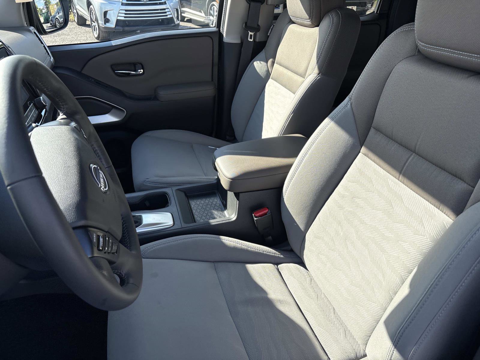2023 Nissan Frontier SV photo 24