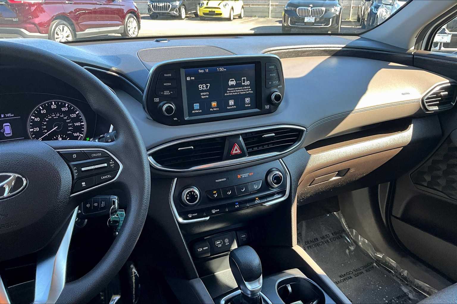 2020 Hyundai Santa Fe SE photo 6