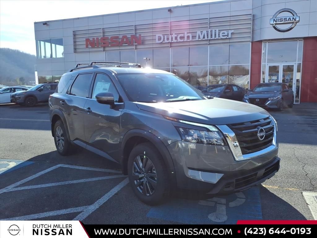 2025 Nissan Pathfinder SV's photo