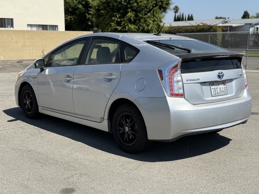 2013 Toyota Prius Three photo 4