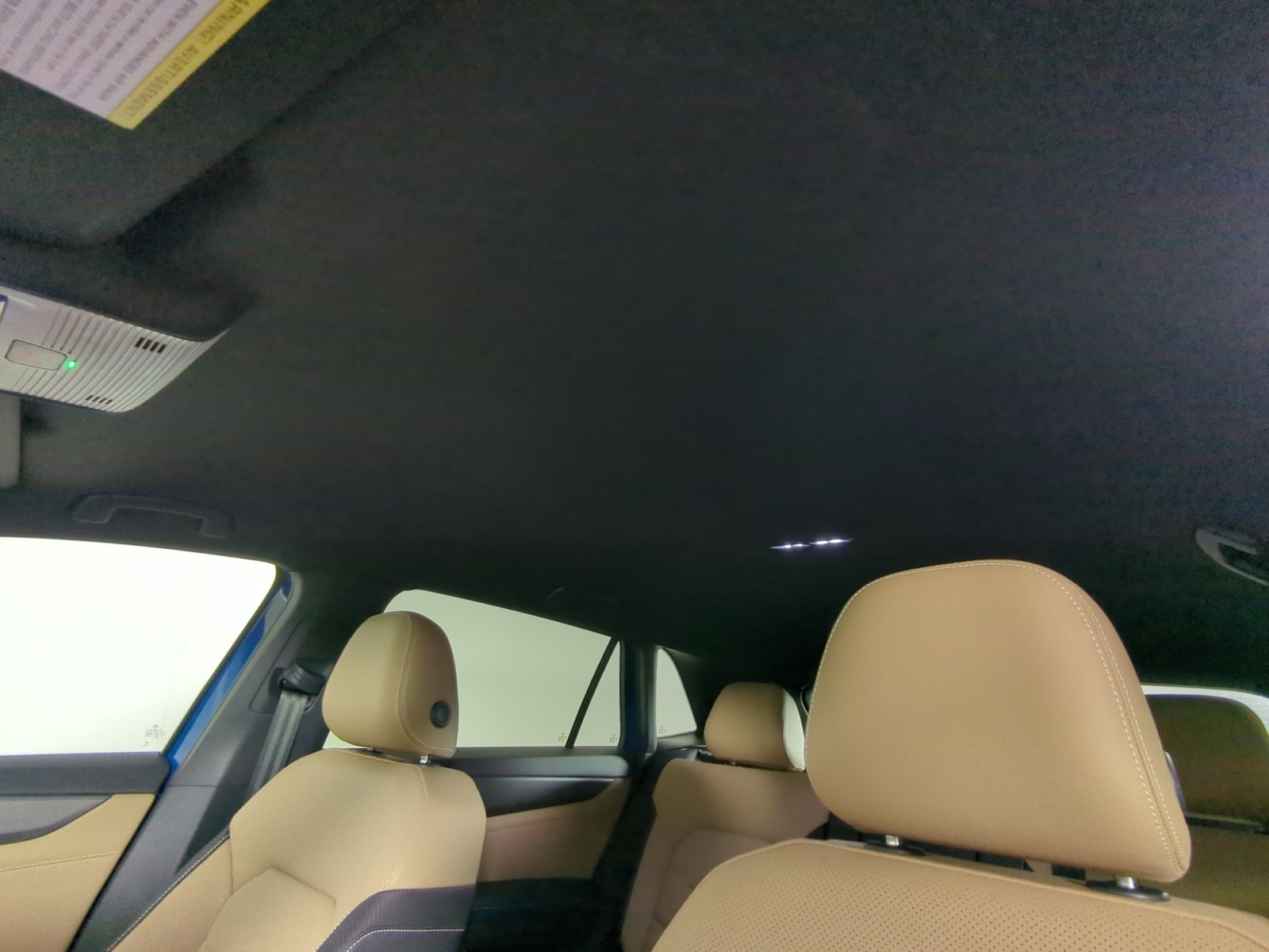 2025 Volkswagen Atlas Cross Sport SE photo 3