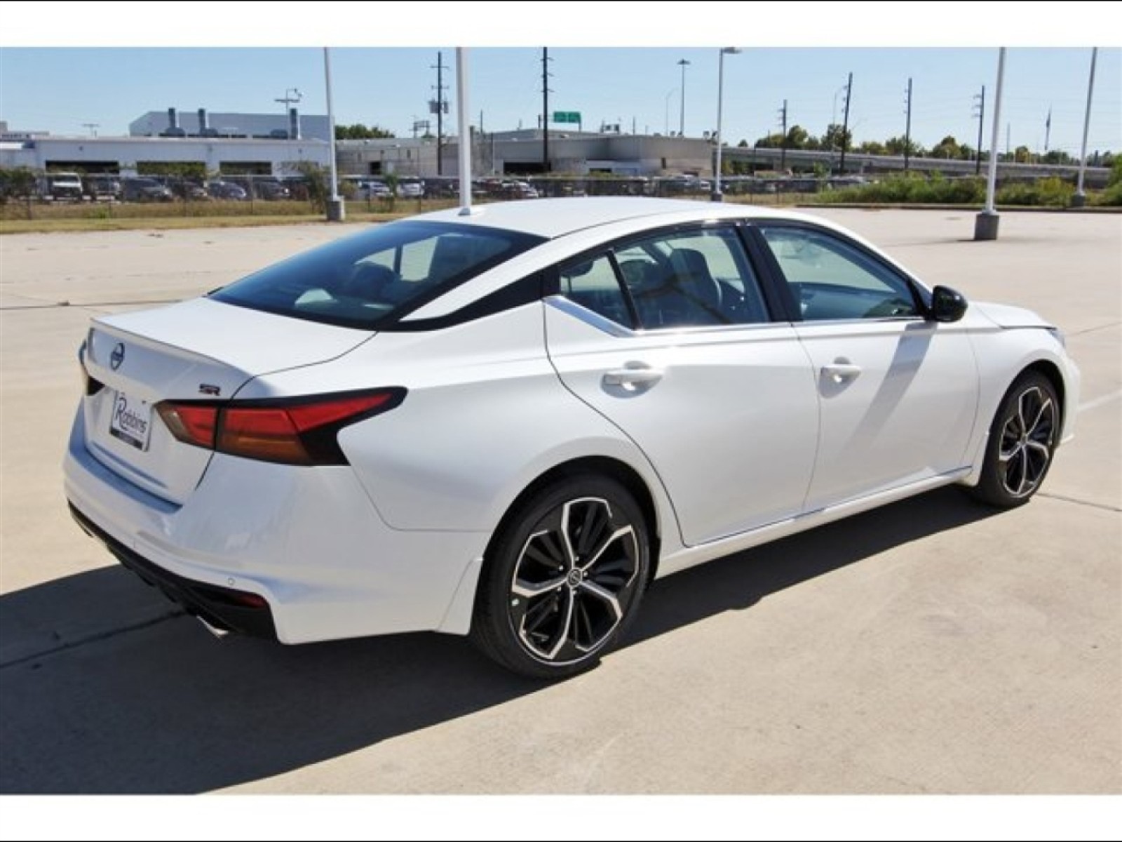 2025 Nissan Altima SR White at Robbins Nissan