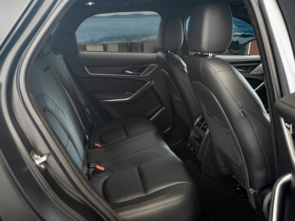 2022 Jaguar F-PACE P250 S photo 34