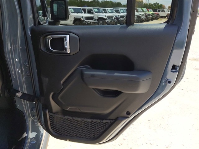 2025 Jeep Gladiator Mojave photo 27