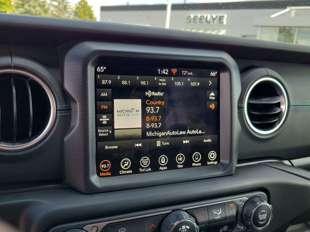2022 Jeep Wrangler Unlimited Rubicon 4xe photo 16